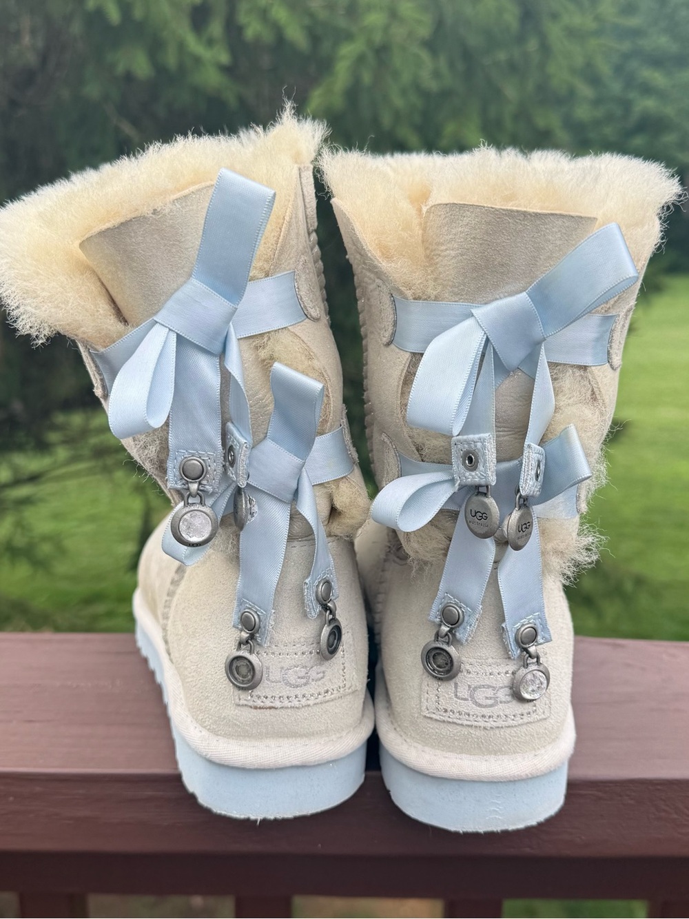 UGG Bailey Bow Boots Rare Silver Baby Blue Rhinestone Charms Accents Size 8